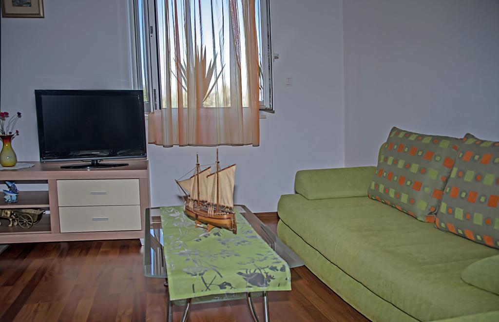 Apartment Brac Sutivan Eksteriør billede