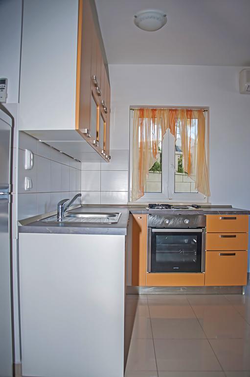 Apartment Brac Sutivan Eksteriør billede