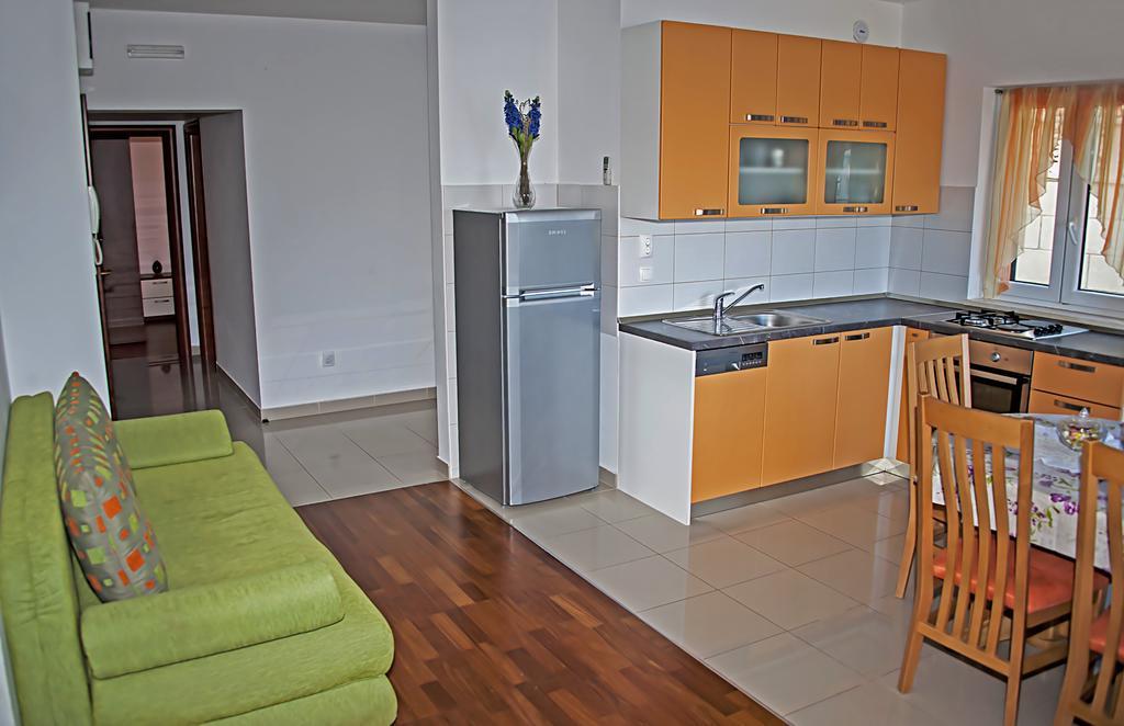 Apartment Brac Sutivan Eksteriør billede
