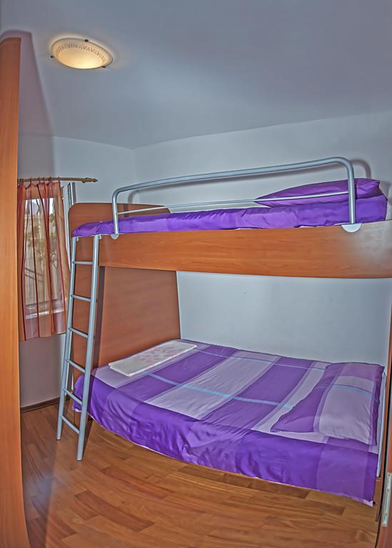 Apartment Brac Sutivan Eksteriør billede